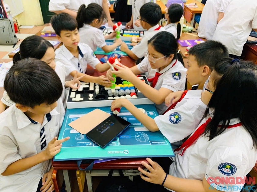 "Không chỉ thay sách giáo khoa, chúng ta đang thay cách làm giáo dục" - Ảnh 4.