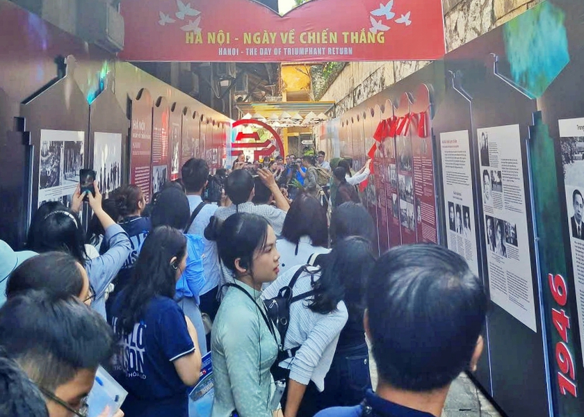 Trưng bày chuyên đề: "Vang mãi khúc khải hoàn" - Ảnh 1.