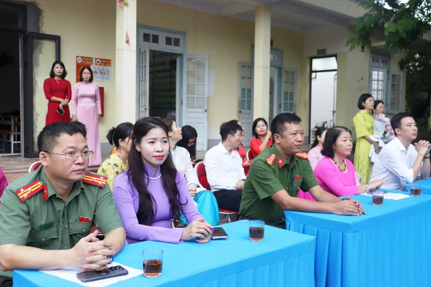 Lào Cai: Trang bị kiến thức, kỹ năng phòng, chống “bắc cóc onlie” trên không gian mạng cho học sinh - Ảnh 2.