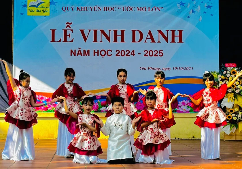 Quỹ khuyến học Ước mơ lớn vinh danh hơn 280 tập thể, cá nhân có thành tích xuất sắc - Ảnh 2.