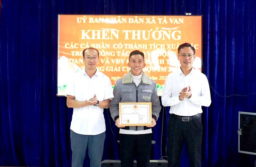 Vinh danh 2 công dân tiêu biểu ở xã Tả Van vì hành động đẹp lan tỏa tới cộng đồng- Ảnh 3.