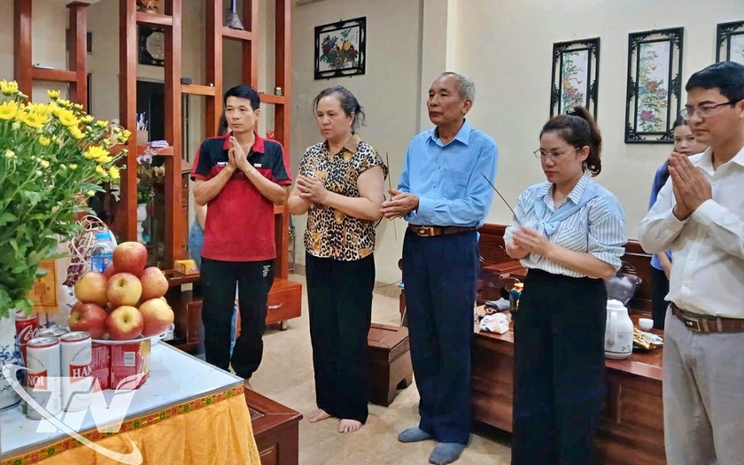 Hội Khuyến học Thái Nguyên trao 100 suất học bổng cho học sinh bị ảnh hưởng bão lũ - Ảnh 3.