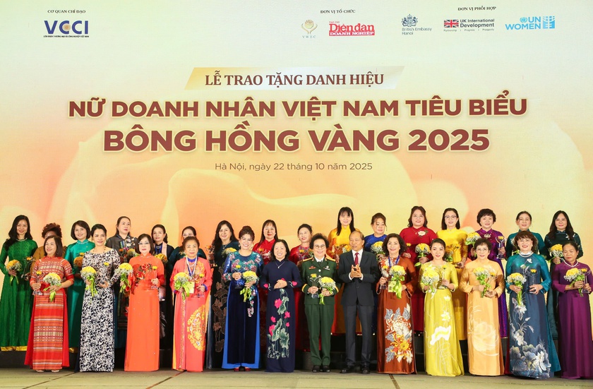 Phó Tổng Giám đốc Agribank được vinh danh “Nữ doanh nhân Việt Nam tiêu biểu - Bông hồng Vàng 2025” - Ảnh 2.