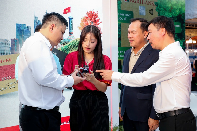 Agribank mang sản phẩm công nghệ cực chất đến Ngày thẻ Việt Nam 2025 - Ảnh 1.