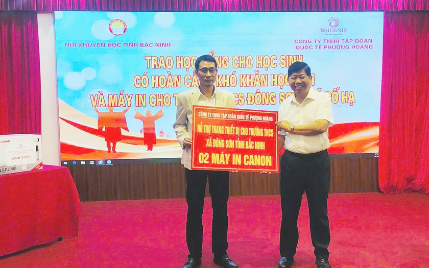 Hội Khuyến học tỉnh Bắc Ninh và nhà tài trợ trao học bổng 60 triệu đồng - Ảnh 4.