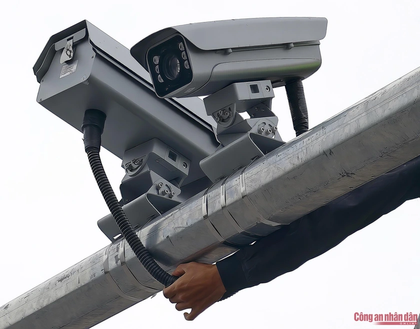 Gần 2.000 camera AI đang được Cảnh sát giao thông lắp đặt trên đường phố Hà Nội - Ảnh 4.