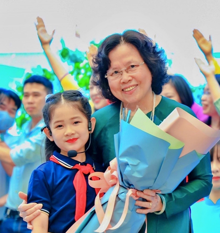 Nhà giáo nhân dân Nguyễn Thị Hiền và sản phẩm đặc biệt "sự nghiệp trồng người" - Ảnh 4.