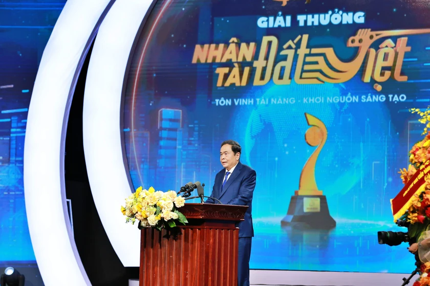 Những hình ảnh đẹp của Lễ Trao giải Nhân tài Đất Việt 2025 - Ảnh 3.
