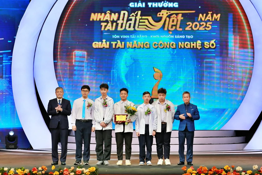Những hình ảnh đẹp của Lễ Trao giải Nhân tài Đất Việt 2025 - Ảnh 11.