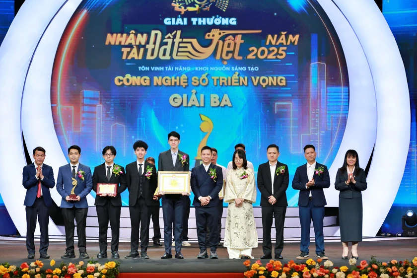 Những hình ảnh đẹp của Lễ Trao giải Nhân tài Đất Việt 2025 - Ảnh 14.
