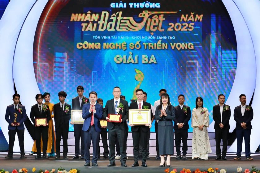 Những hình ảnh đẹp của Lễ Trao giải Nhân tài Đất Việt 2025 - Ảnh 15.