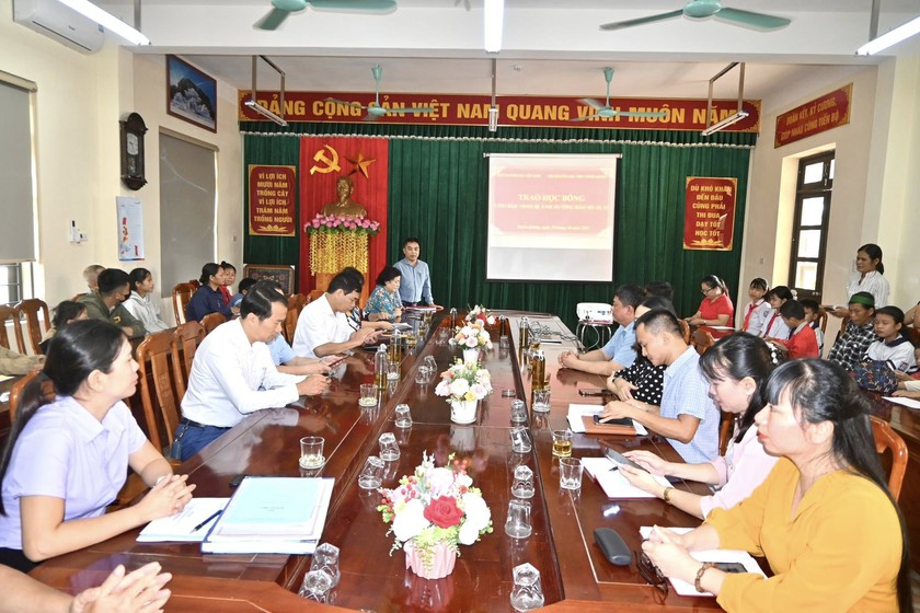 Tiếp tục hành trình hỗ trợ học sinh và trường học vùng lũ Tuyên Quang - Ảnh 2.