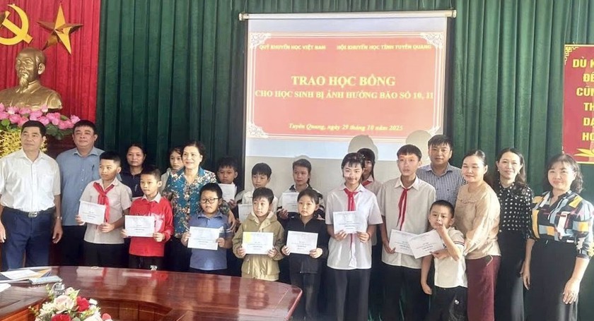 Tiếp tục hành trình hỗ trợ học sinh và trường học vùng lũ Tuyên Quang - Ảnh 4.