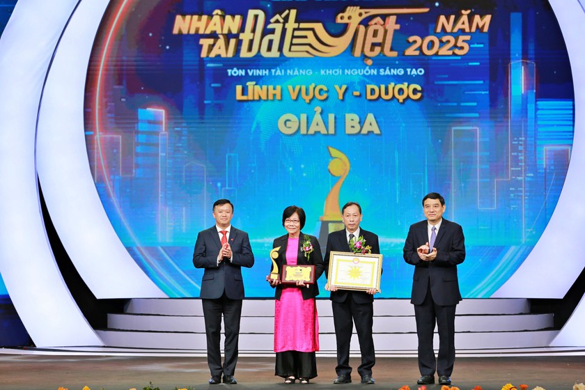 Lễ trao Giải thưởng Nhân tài Đất Việt năm 2025: Cảm xúc và những chia sẻ của tác giả được vinh danh - Ảnh 1.