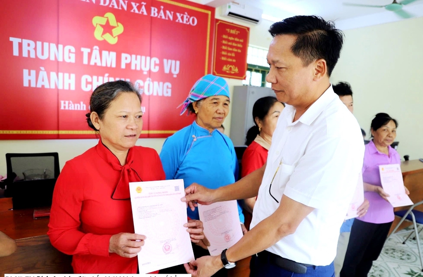 Hiệu quả bước đầu chuyển đổi số gắn với thủ tục hành chính công ở xã vùng cao Bản Xèo - Ảnh 3.