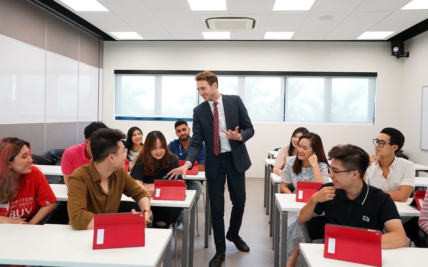 Phê duyệt Đề án "Đưa tiếng Anh thành ngôn ngữ thứ hai trong trường học giai đoạn 2025 - 2035, tầm nhìn đến năm 2045" - Ảnh 1.