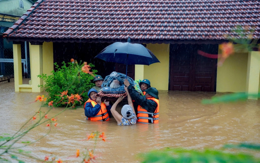 Mặt trận tổ quốc Việt Nam phân bổ kinh phí 3 đợt tới 17 tỉnh, thành để khắc phục hậu quả do bão lũ - Ảnh 1.