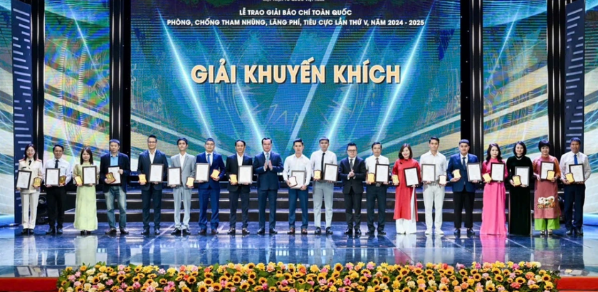Vinh danh 44 tác phẩm báo chí xuất sắc về phòng, chống tham nhũng, lãng phí, tiêu cực - Ảnh 5.