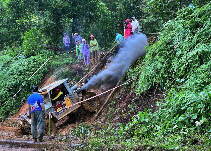 Giải đua xe địa hình 2025: Thời tiết xấu và độ khó của giải cùng thử thách các tay đua - Ảnh 1.