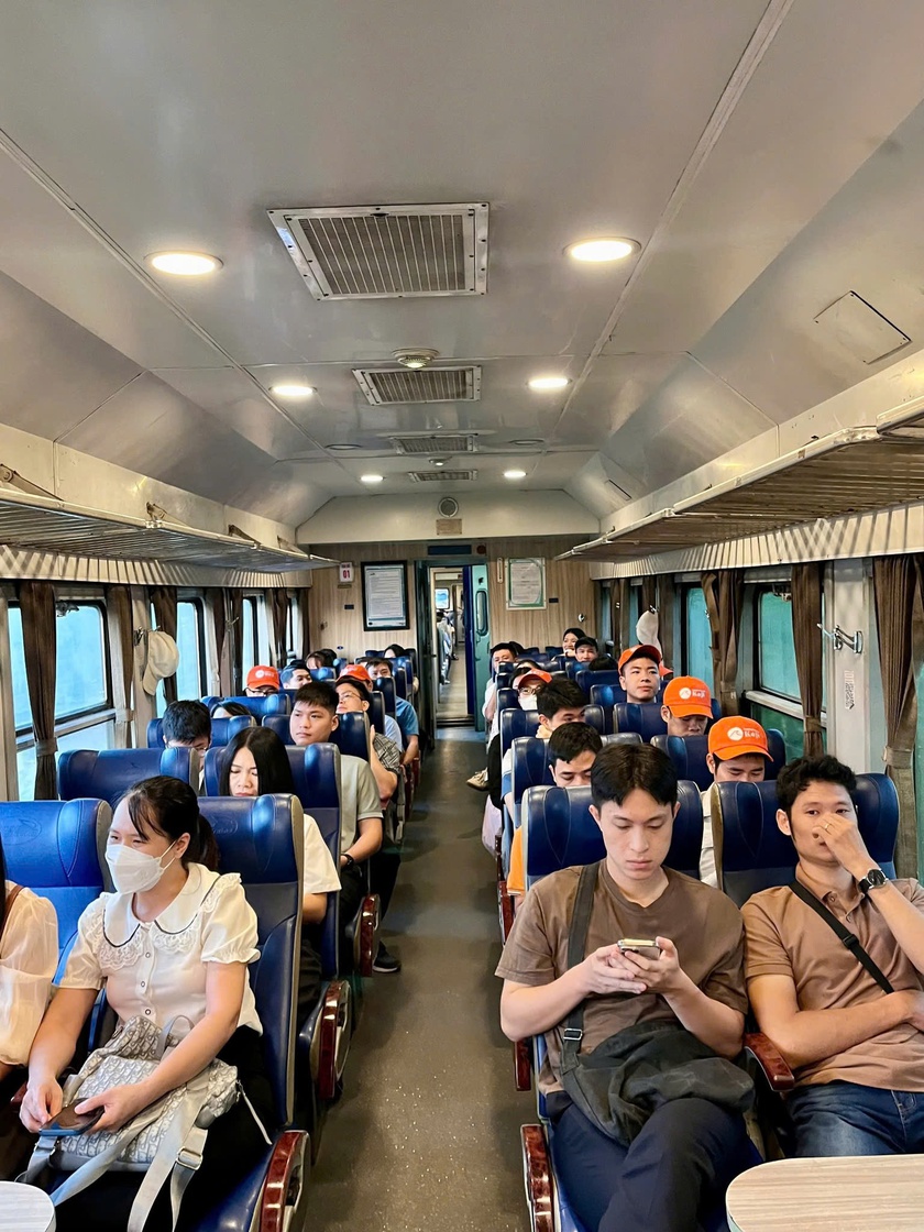 Tàu Hải Dương – Hải Phòng chạy theo giờ mới - Ảnh 1.