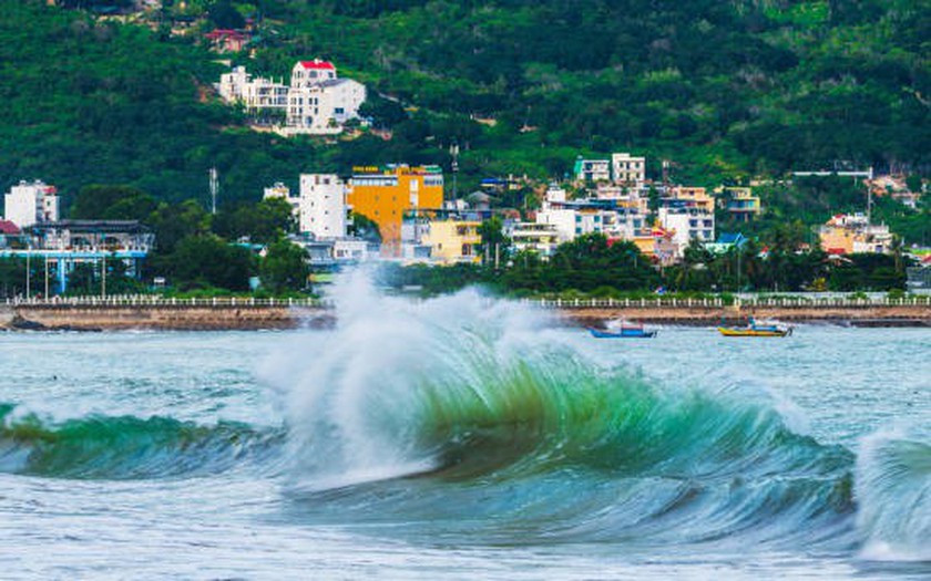 Bão số 11 cách Quảng Ninh 420 km, gió giật cấp 15. Ảnh minh hoạ: IT
