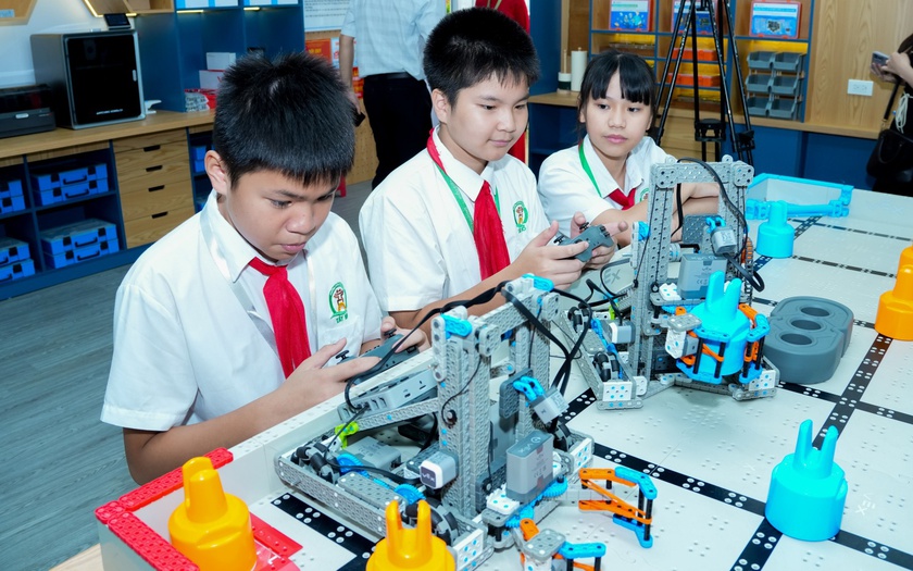Những trải nghiệm học tập mới đang dần trở nên quen thuộc nhờ các phòng giáo dục thực hành STEM. Ảnh: PVN Những trải nghiệm học tập mới đang dần trở nên quen thuộc nhờ các phòng giáo dục thực hành STEM. Ảnh: PVN
