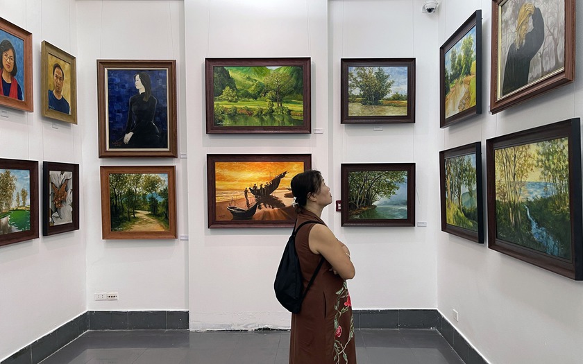 Họa sĩ Phạm Tuấn Dũng và đam mê hội họa bất tận với "Khoảnh trời riêng" - Ảnh 6.