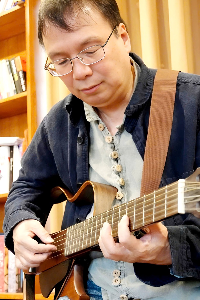"Thơ không cần cứu ai"- một tập văn không dành cho đám đông, mà cứu người đang "chết đuối" trong...chính mình! - Ảnh 2.