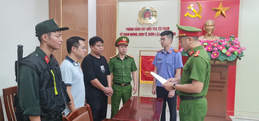 Quảng Ninh: Triệt phá đường dây buôn lậu tại Cửa khẩu Bắc Luân 2 - Ảnh 1.