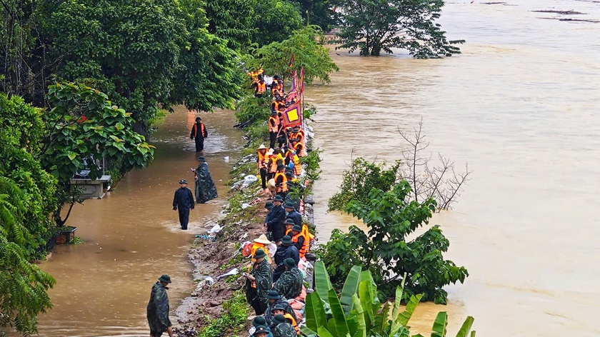 Lũ các sông lên nhanh, Bộ Nông nghiệp và Môi trường yêu cầu khẩn - Ảnh 1.