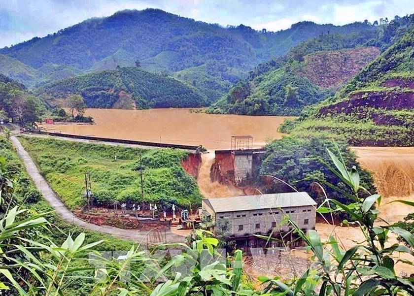 Vỡ đập thuỷ điện Bắc Khê 1, người dân bình tĩnh ứng phó - Ảnh 1.