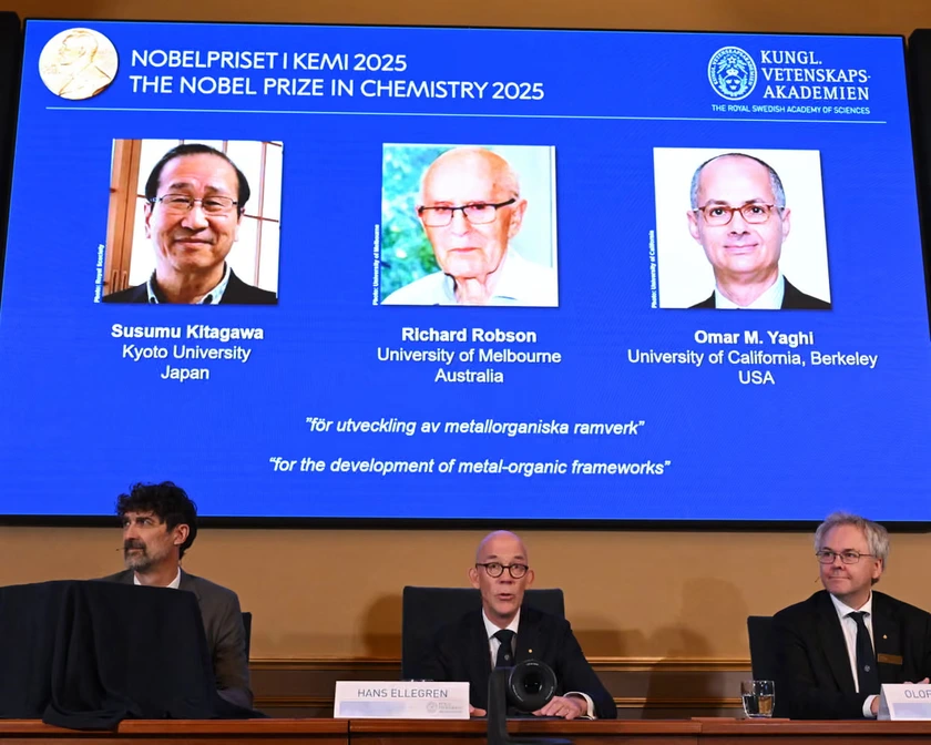 Giáo sư Omar M. Yaghi – Chủ nhân Giải thưởng VinFuture nhận Giải Nobel Hóa học 2025- Ảnh 1. Giáo sư Omar M. Yaghi – Chủ nhân Giải thưởng VinFuture nhận Giải Nobel Hóa học 2025- Ảnh 1.