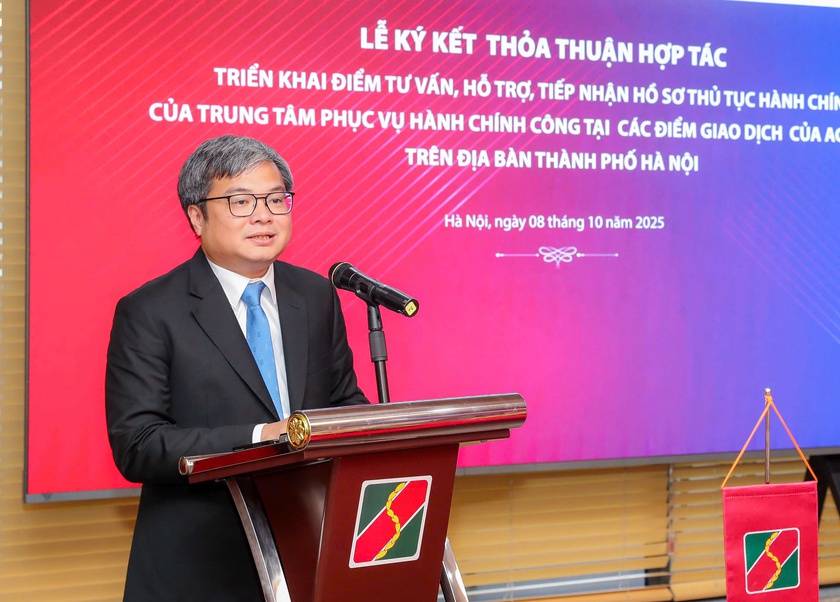 Agribank và Trung tâm Hành chính công Hà Nội hợp tác triển khai hỗ trợ dịch vụ công tại điểm giao dịch của ngân hàng- Ảnh 2. Agribank và Trung tâm Hành chính công Hà Nội hợp tác triển khai hỗ trợ dịch vụ công tại điểm giao dịch của ngân hàng- Ảnh 2.