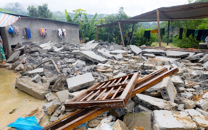 Hội phụ nữ Nghệ An chung tay khắc phục, xây dựng nhà bị sập sau bão cho hội viên- Ảnh 4. Hội phụ nữ Nghệ An chung tay khắc phục, xây dựng nhà bị sập sau bão cho hội viên- Ảnh 4.