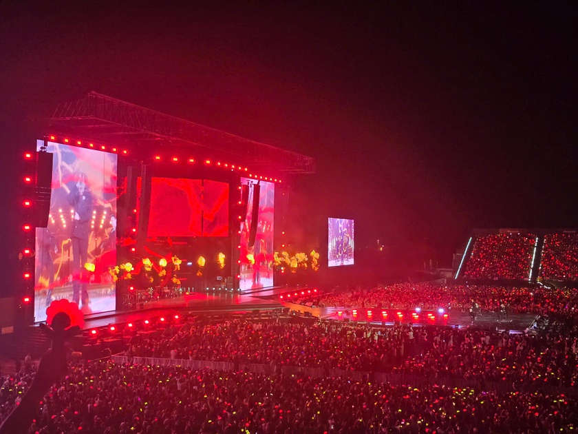 Gần 50.000 khán giả "cháy" hết mình cùng "ông hoàng" Kpop G-Dragon trong đêm diễn thứ 2 - Ảnh 2.