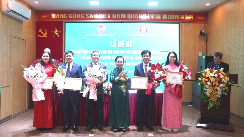 Hội Khuyến học Việt Nam và Hội Nông dân Việt Nam ký kết chương trình phối hợp giai đoạn 2025-2030 - Ảnh 8.