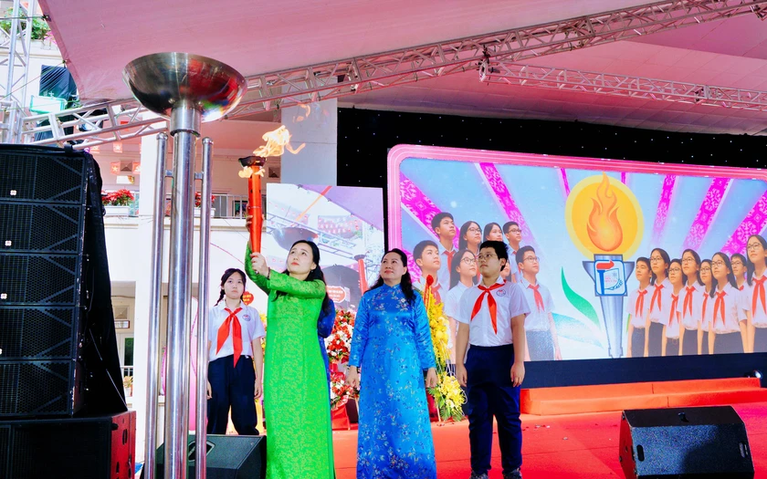 Trường THCS Dịch Vọng đón nhận Huân chương Lao động hạng Ba với 70 năm hành trình vun đắp tri thức - Ảnh 8.