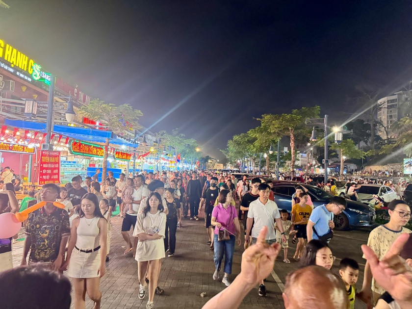 Quảng Ninh: Nhiều giải pháp, định hướng phát triển sản phẩm du lịch đêm - Ảnh 3.