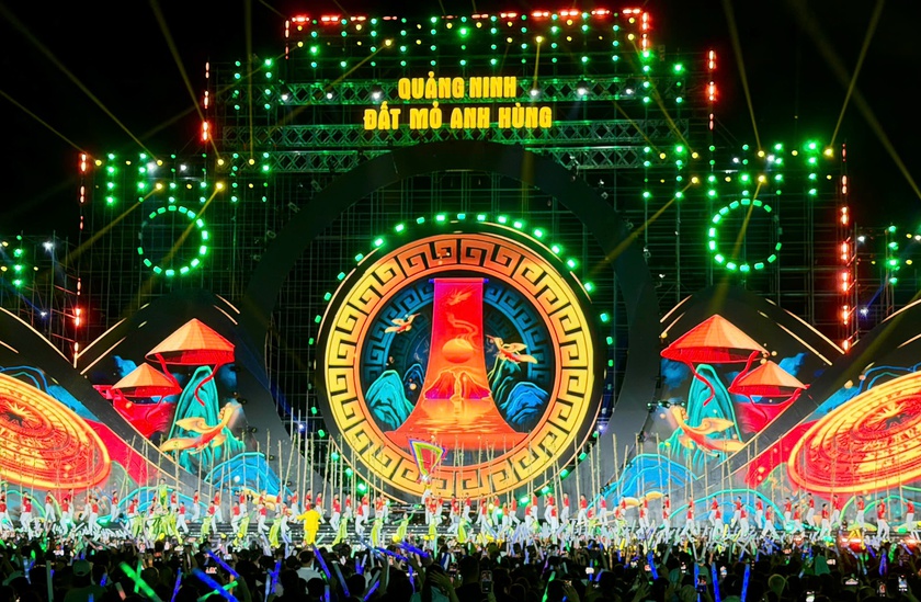 Quảng Ninh: Hơn 30.000 khán giả "cháy" hết mình tại concert "Quảng Ninh - Đất mỏ anh hùng" - Ảnh 5.