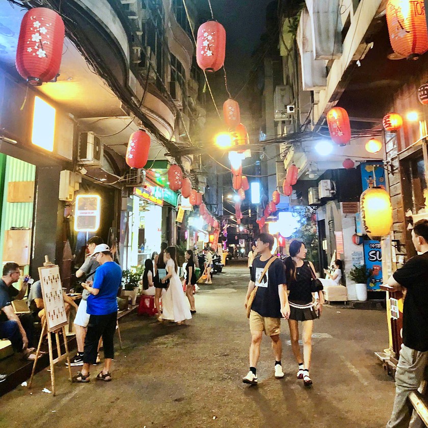 Điểm đến châu Á tháng 12 Việt Nam với sắc màu thành phố Hồ Chí Minh - Ảnh 8.