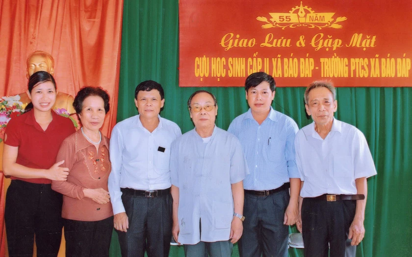 GS.TS Nguyễn Ngọc Long và ký ức "bảng đen phấn trắng" nơi núi rừng Tây Bắc - Ảnh 3.