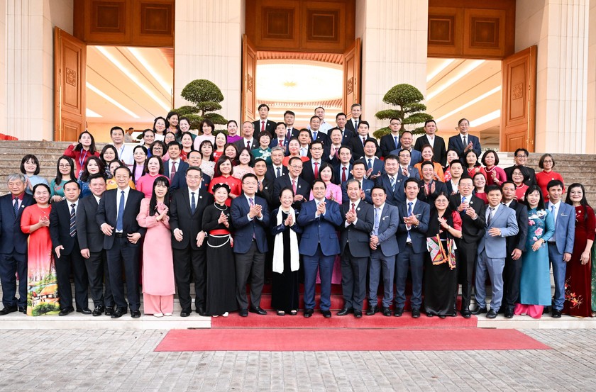 Lễ kỉ niệm ngày Nhà giáo Việt Nam 20/11 và Đại hội Thi đua yêu nước ngành Giáo dục lần thứ VIII - Ảnh 1.