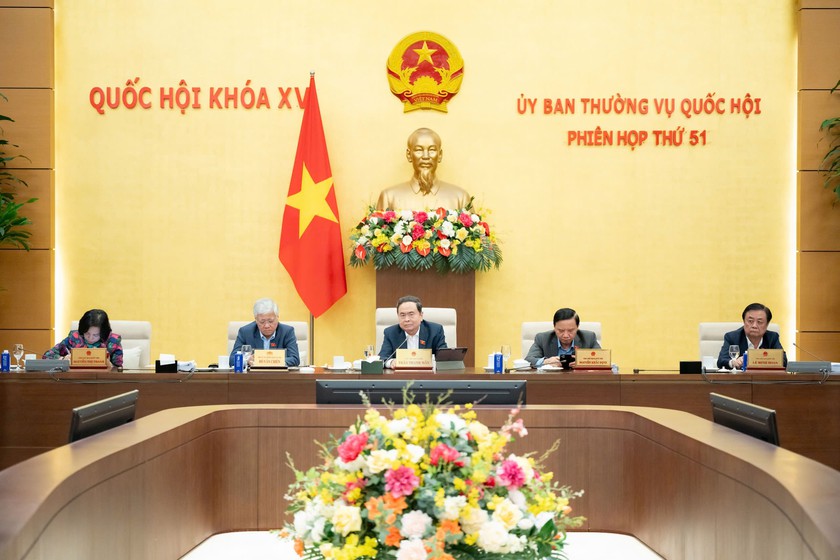 Ủy ban Thường vụ Quốc hội cho ý kiến về dự án Luật Trí tuệ nhân tạo - Ảnh 1.