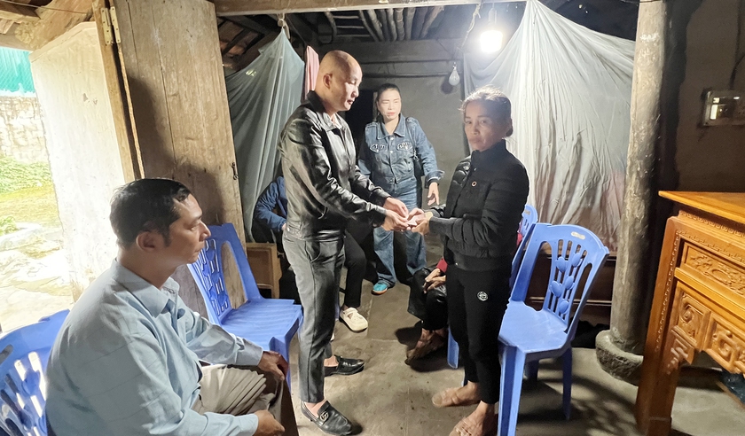 Trả lại 10 triệu đồng cho người phụ nữ ở Hà Nội chuyển nhầm 'giúp đỡ cứu người bị điện giật' - Ảnh 4.