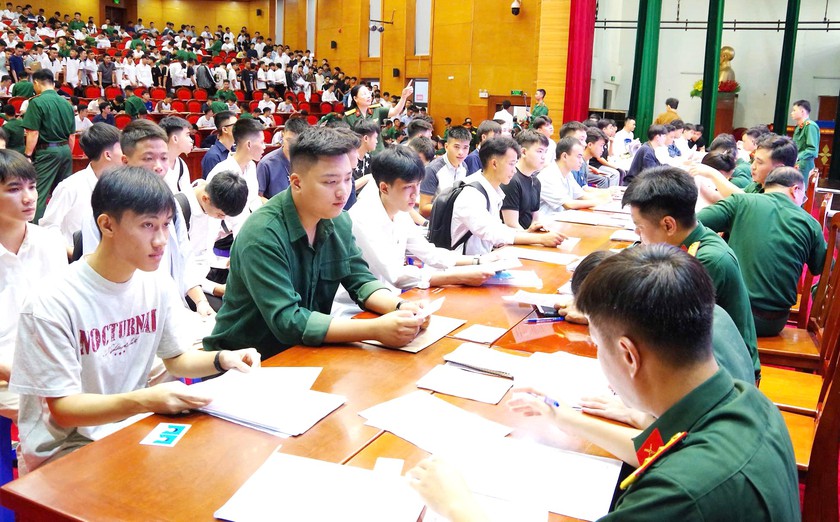 Trường Sĩ quan Chính trị thêm tổ hợp xét tuyển C01 - Ảnh 1.