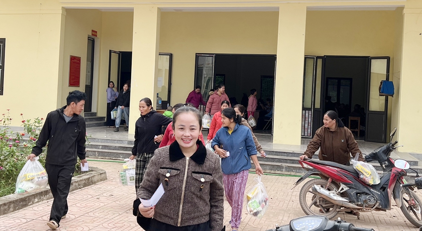 VISI kết nối yêu thương trao 160 triệu đồng cho đồng bào xã Nhôn Mai khắc phục bão lũ - Ảnh 23.