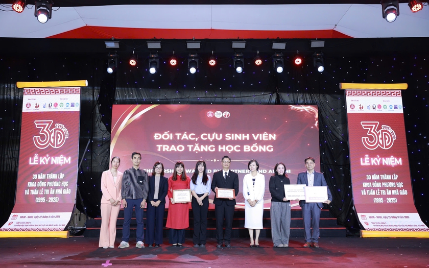 Tặng học bổng trị giá hơn 1 tỷ đồng cho các sinh viên Đông phương học - Ảnh 4.