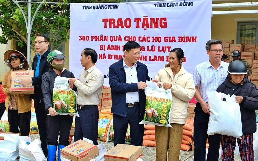Tỉnh Quảng Ninh trao 300 phần quà hỗ trợ người dân xã D'Ran (tỉnh Lâm Đồng) - Ảnh 1.