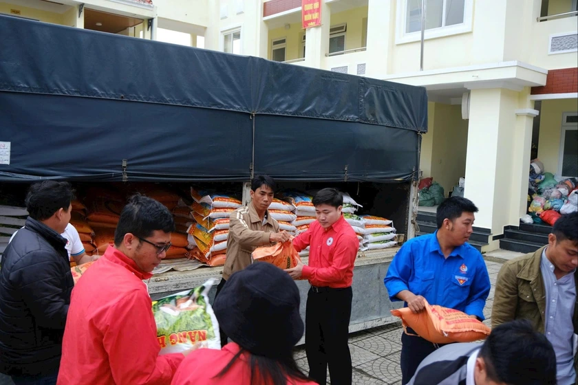 Tỉnh Quảng Ninh trao 300 phần quà hỗ trợ người dân xã D'Ran (tỉnh Lâm Đồng) - Ảnh 2.