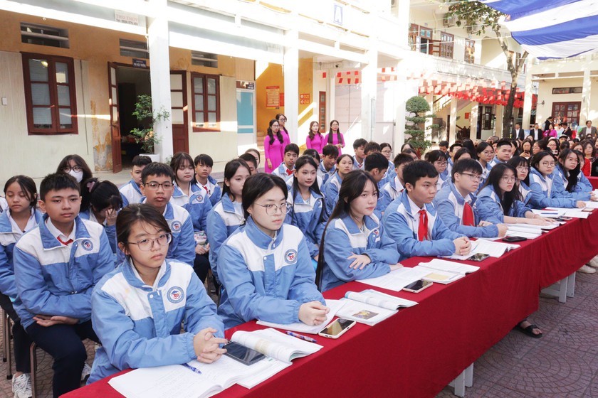 Hải Phòng: Củng cố kiến thức qua chuyên đề "Tích hợp phát triển năng lực số cho học sinh trong dạy học môn Ngữ văn" - Ảnh 1.